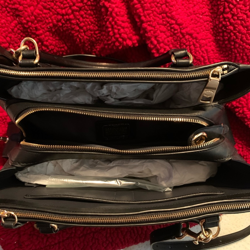 Beautiful black leather Coach handbag - Picture 2 of 3